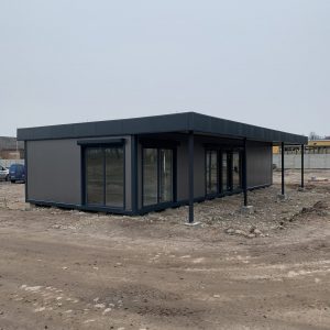 Pawilon handlowy z płyty warstwowej