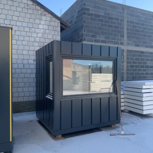 Stróżówka z płyt warstwowych